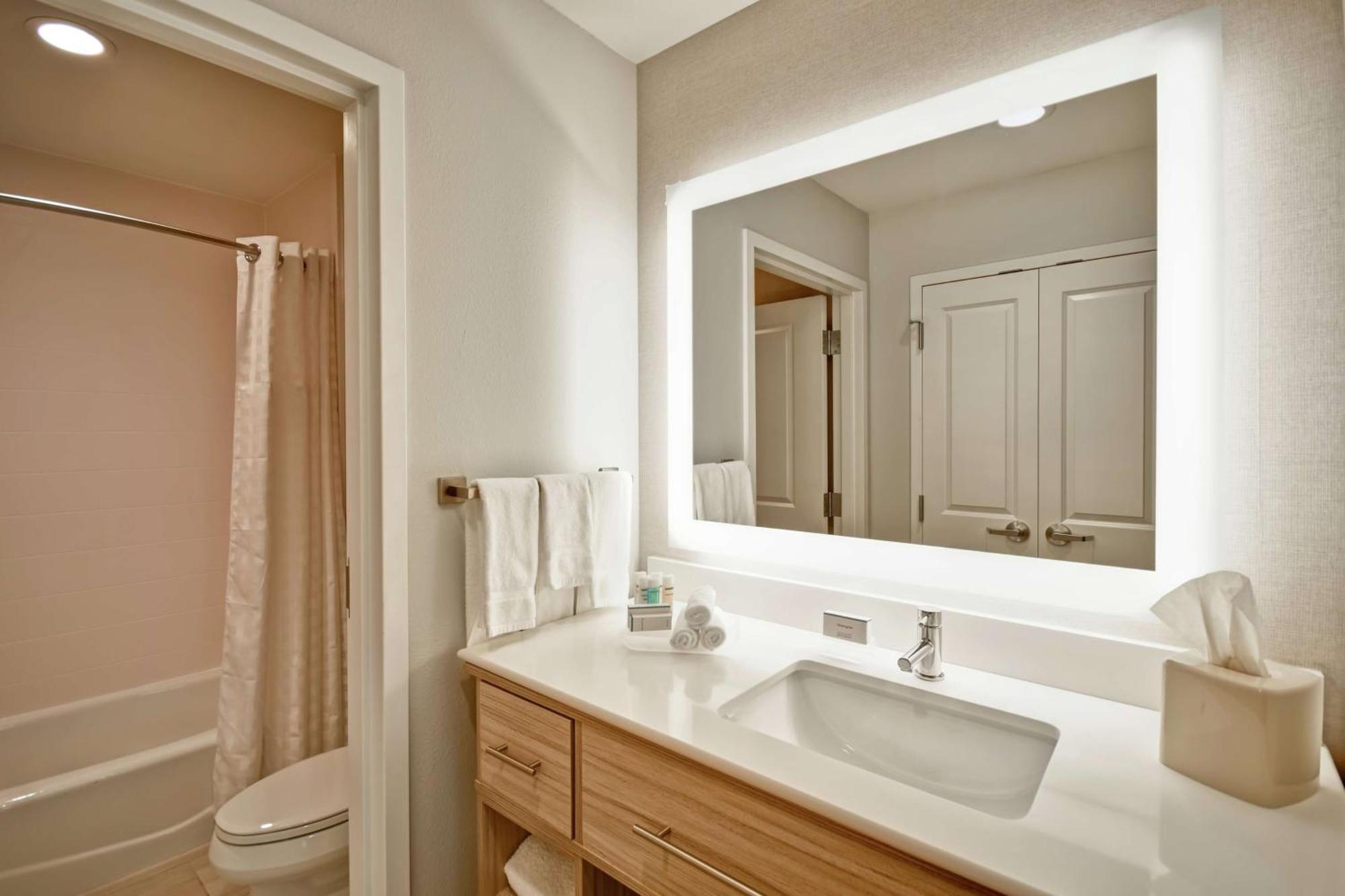 Homewood Suites By Hilton Greenville Downtown Extérieur photo